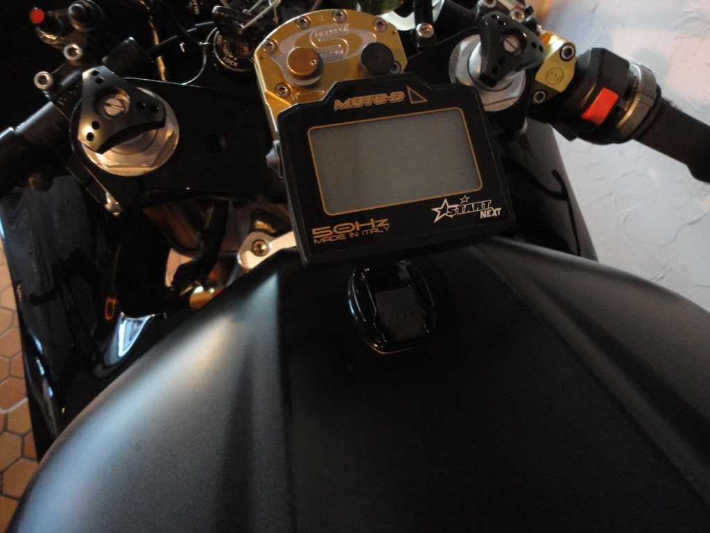 LCD Backlit Display on the MOTO-D GPS Motorcycle Lap Timer LCD Backlit Display on the MOTO-D GPS Motorcycle Lap Timer